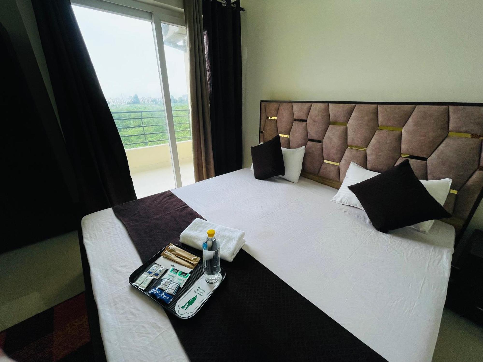 Atulyam Stays Sushant Golf City Lakhnaú Exteriér fotografie